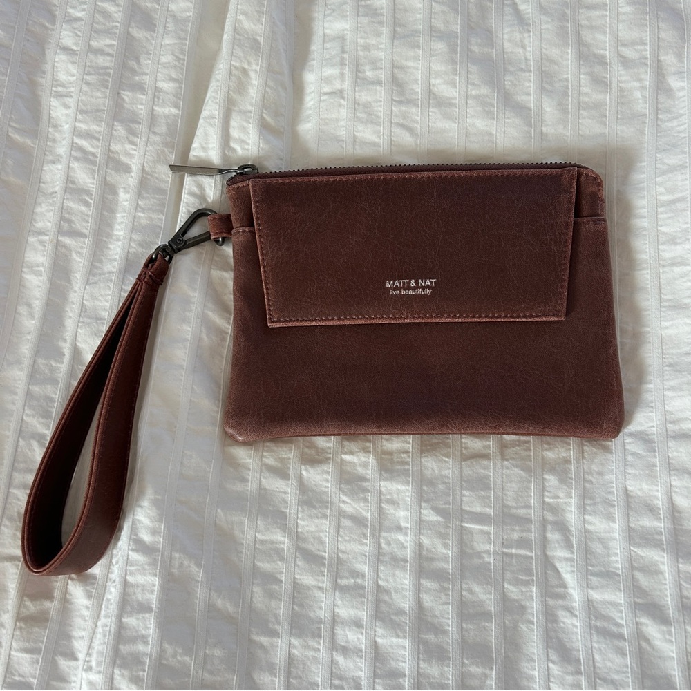 MATT & NAT Wristlet Clutch‎ Vegan Leather Light Burgundy Wallet